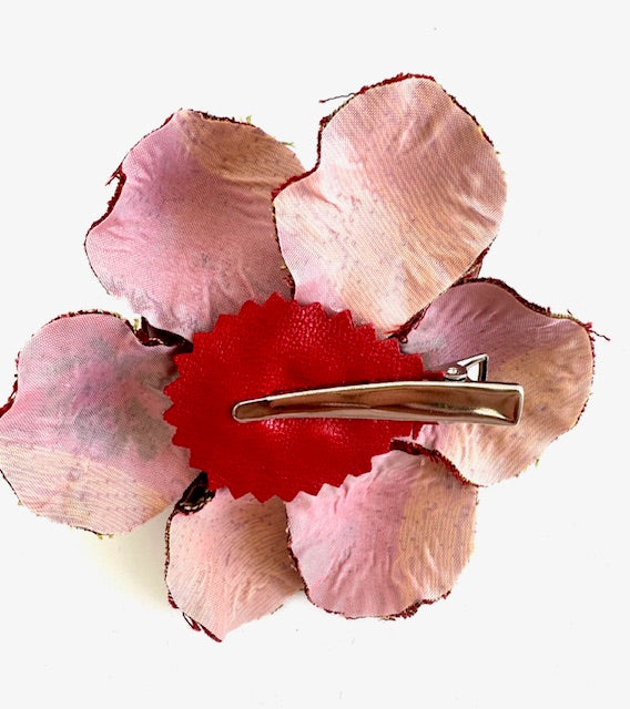 Jacquard Flower Brooch: Gold